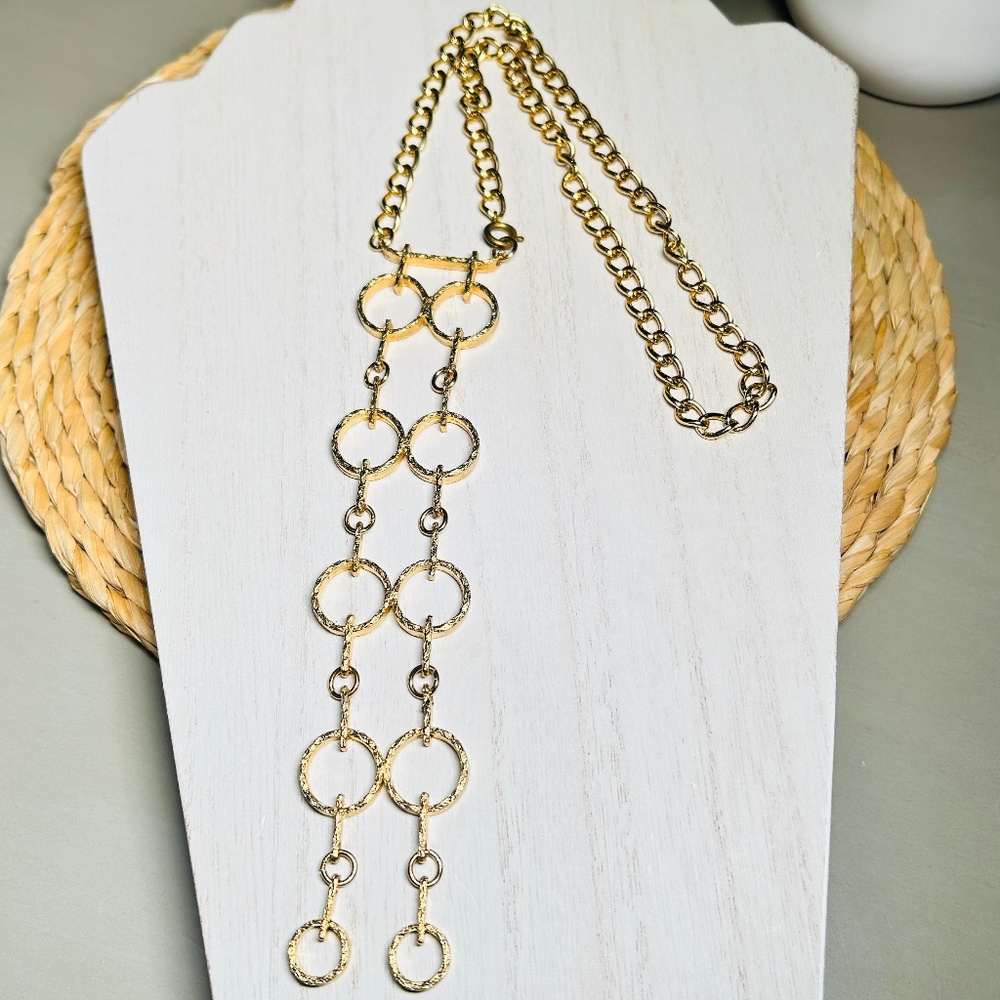 HIGBEE’S Vintage Art Deco Textured Circle Necklace